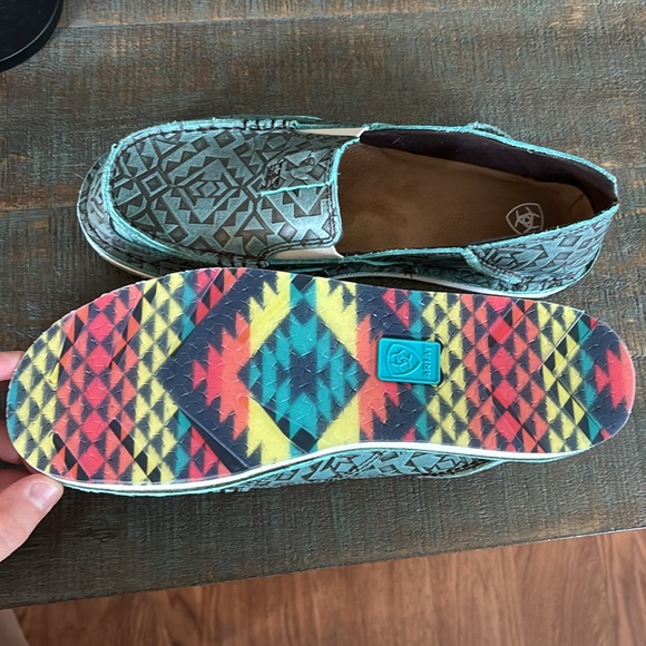 Ariat cruiser shoes. Turquoise blanket embroidered. Size 8.5. Never warn. - Picture 3 of 4